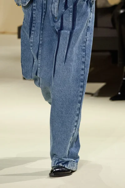 Look 13